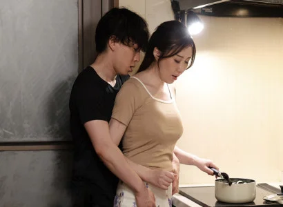 Người đàn bà của cha tận hưởng cùng con chồng