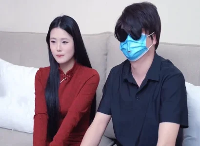 Một người lén đổ thuốc kích dục vào cốc nước của em đồng nghiệp