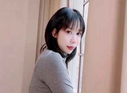 Thiếu nữ đi tìm phòng đi thuê nhà và chịch với chủ